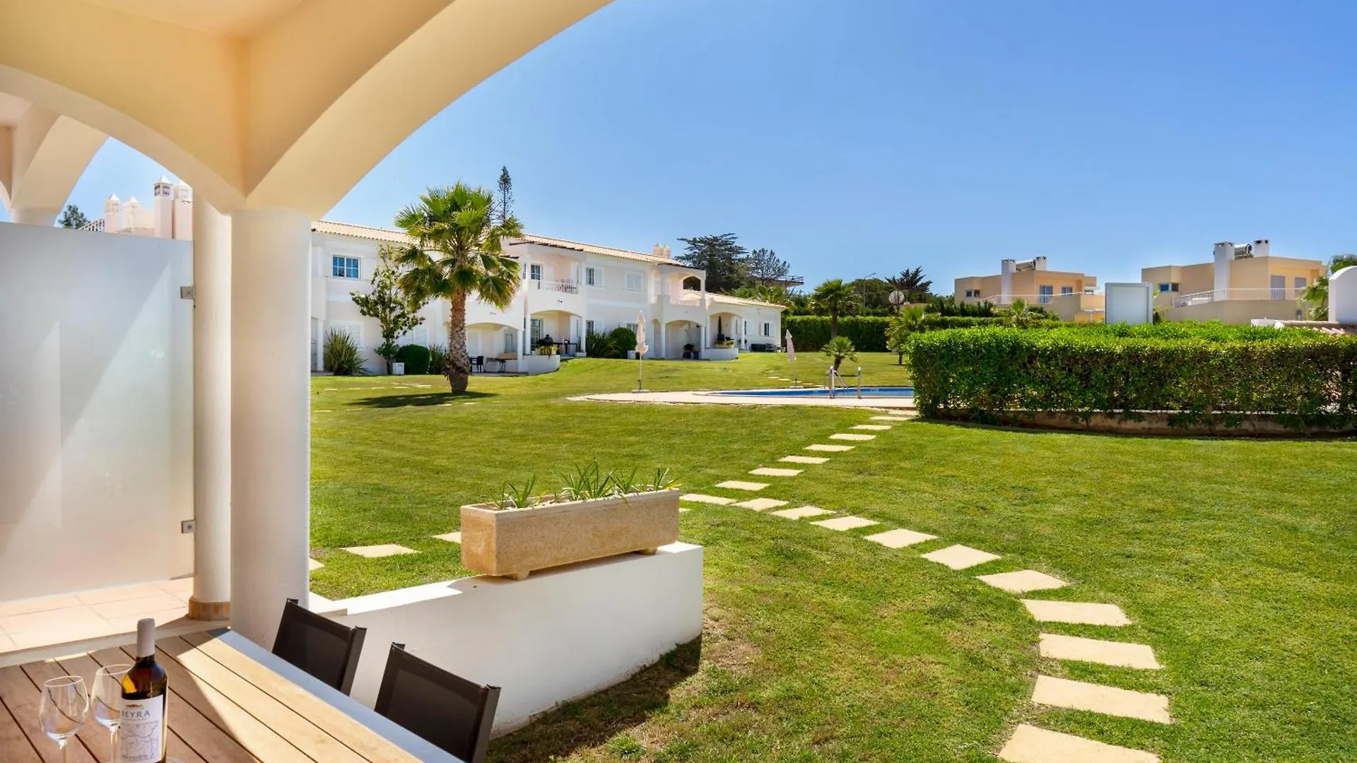 Apartamento no Condomínio Baia Village com Piscina Albufeira